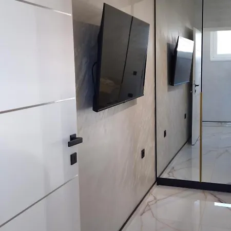 Dinlux Apartment